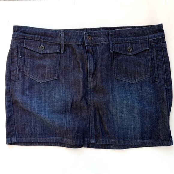 Levi's Dark Denim Mini Skirt Size 14 - Picture 1 of 5